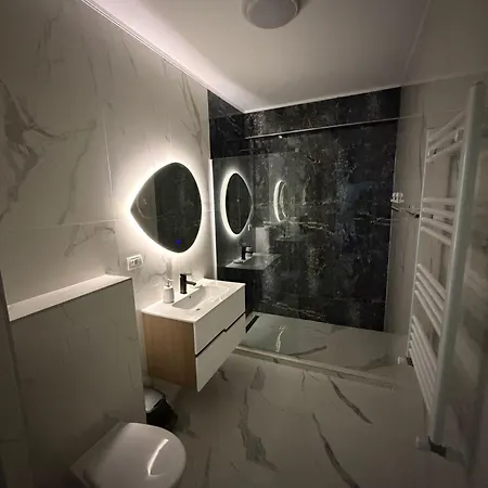 アパートホテル Elysium Seaview - Mamaia Building Ii 3*